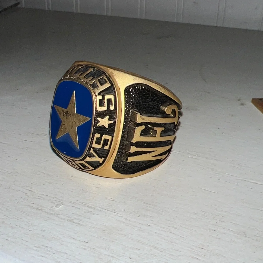 Dallas Cowboys Large Classic Goldplated NFL Ring oversized fan